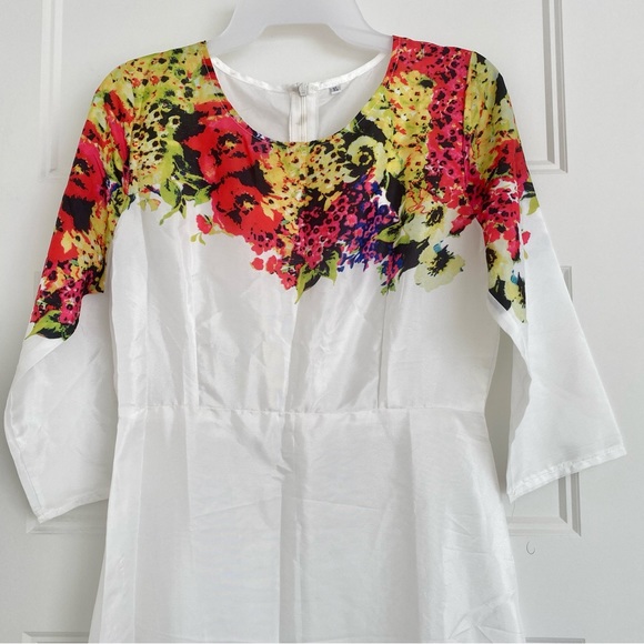 NEW White Maxi Dress with Floral Detail Small - Picture 3 of 4